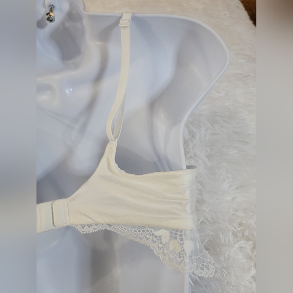 Maidenform Pure Comfort White Lace Bralette - Picture 6 of 13